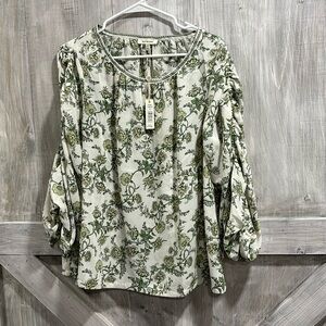 Max Studio women’s green and ivory floral blouse size L NWT